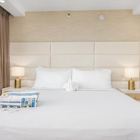 Steps To Waikiki Beach! Newly Renovated With 75" Tv Гонолулу Экстерьер фото