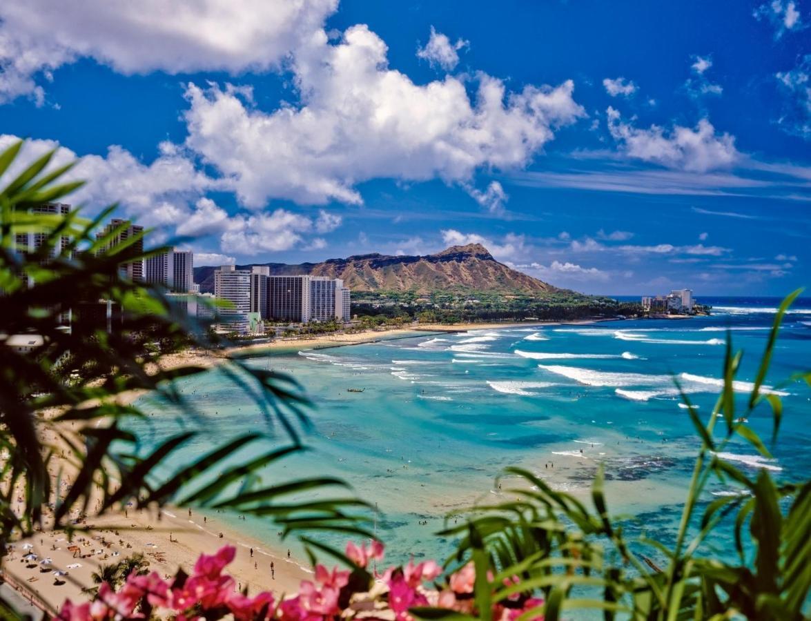 Steps To Waikiki Beach! Newly Renovated With 75" Tv Гонолулу Экстерьер фото