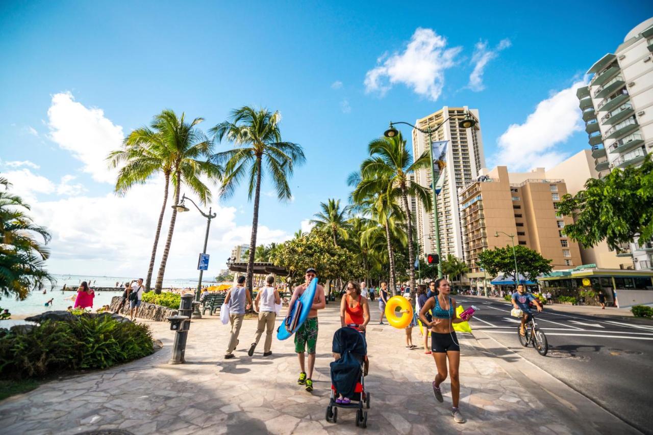 Steps To Waikiki Beach! Newly Renovated With 75" Tv Гонолулу Экстерьер фото